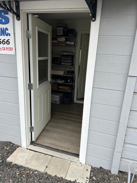 More Photos Of 17035 Sierra Hwy, Santa Clarita Coworking Space