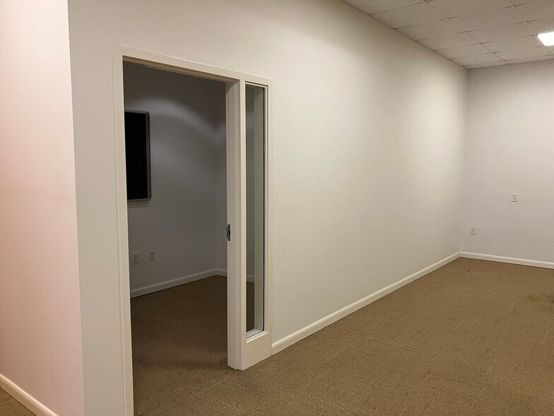 More Photos Of 1648 Whittlesey Rd, Columbus General Retail For Lease