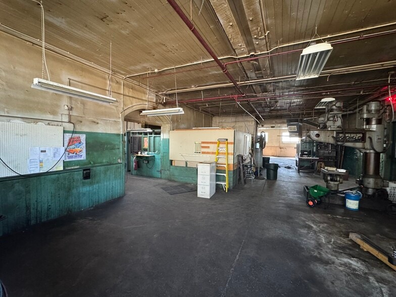 More Photos Of 1583 Niagara St, Buffalo Freestanding For Sale