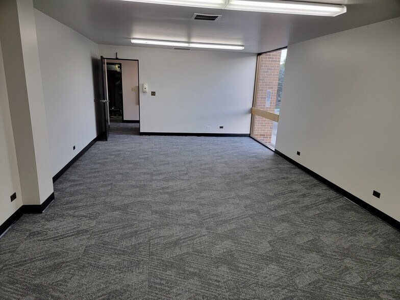 More Photos Of 1111 S Broadway Ave, Boise Office For Sale