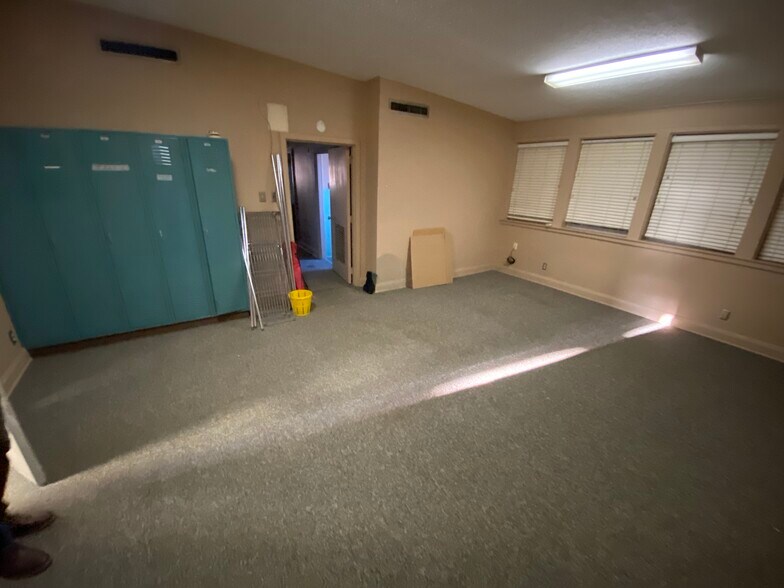 More Photos Of 2800 Northside Dr, Bossier City Flex For Lease