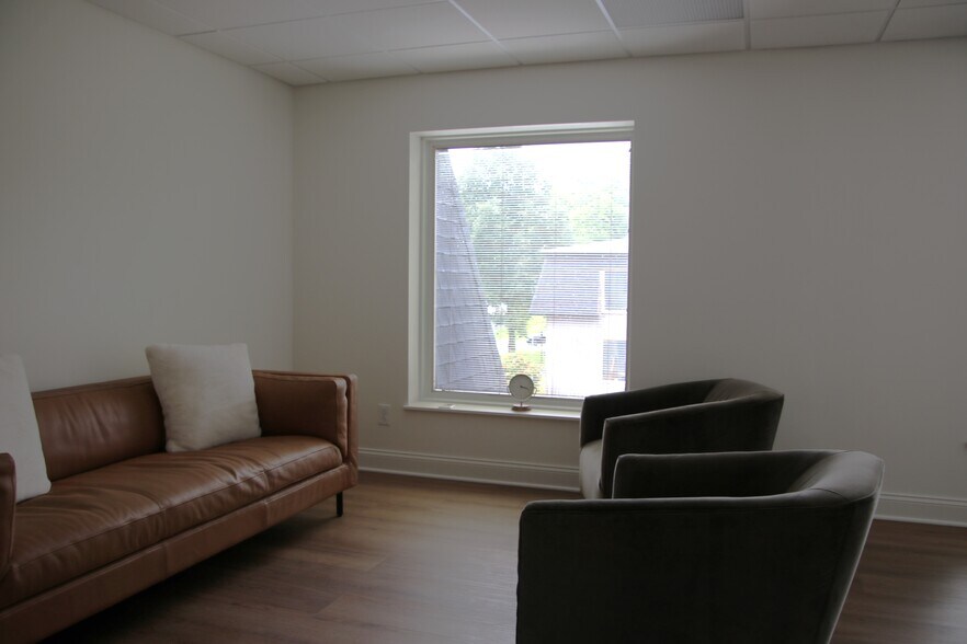 More Photos Of 640 Kreag Rd, Pittsford Office Residential For Lease