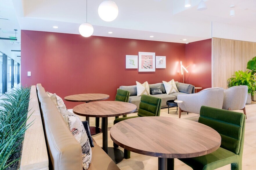 More Photos Of 1010 S federal Hwy, Hallandale Beach Coworking Space