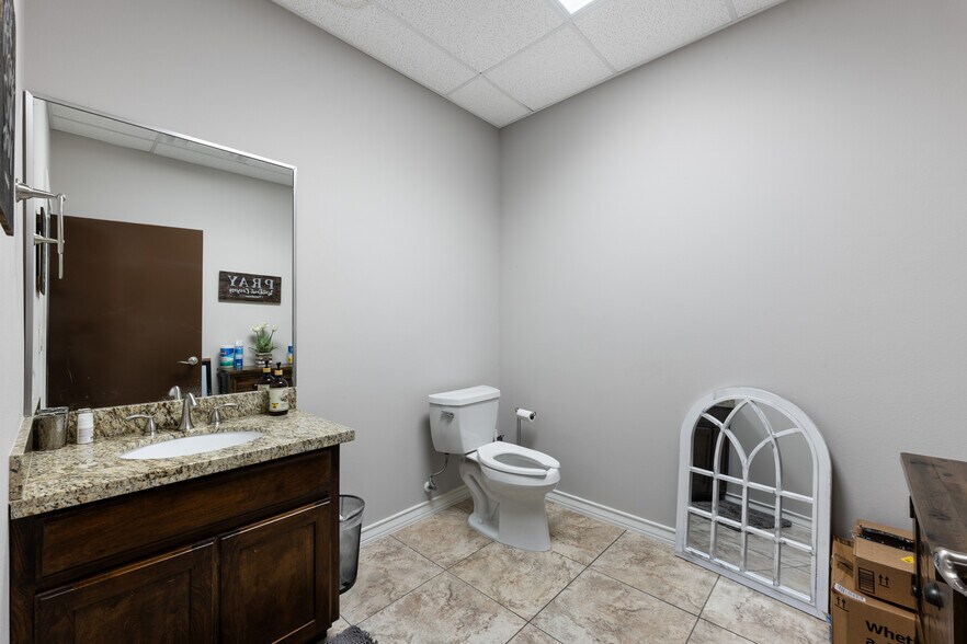 More Photos Of 1259 N Stuart Place Rd, Harlingen Office For Sale