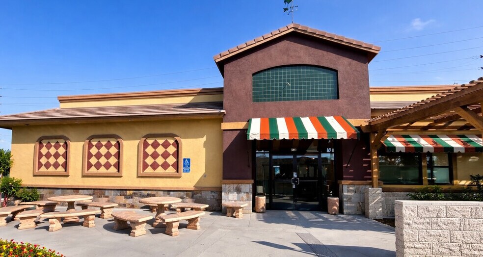 Primary Photo Of 701 N Grand Ave, Covina Fast Food For Sale