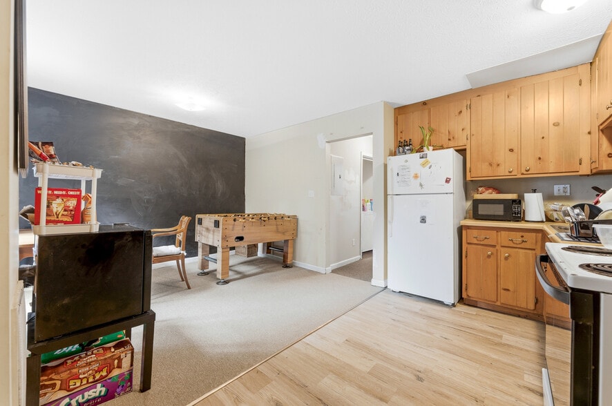 More Photos Of 409 McLane Avenue, Morgantown Apartments For Sale