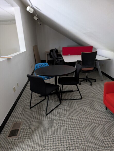 More Photos Of 4701 Patrick Henry Dr, Santa Clara Unknown For Lease