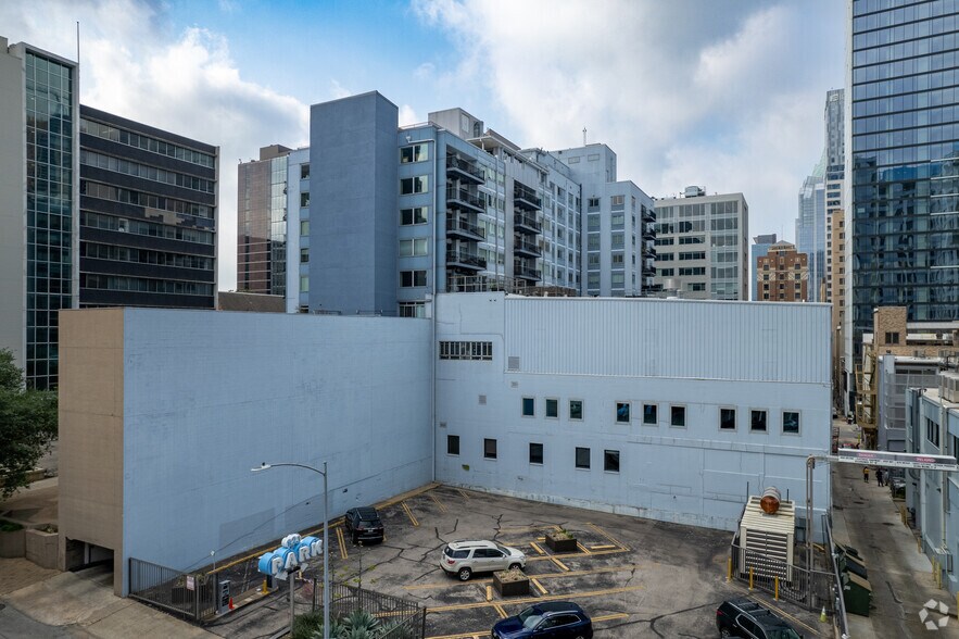 More Photos Of 800 Brazos St, Austin Apartments For Lease