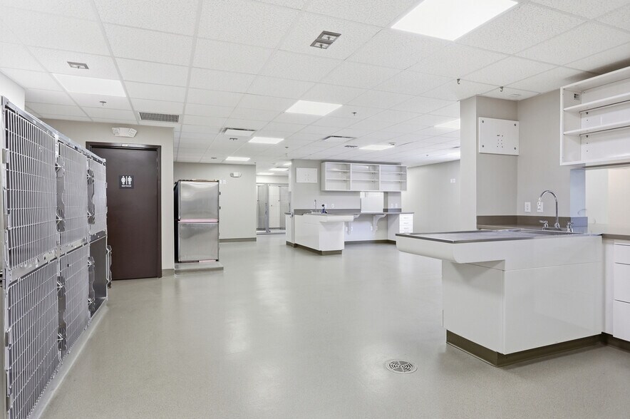 More Photos Of 180 Bear Hill Rd, Waltham Research And Development For Sale