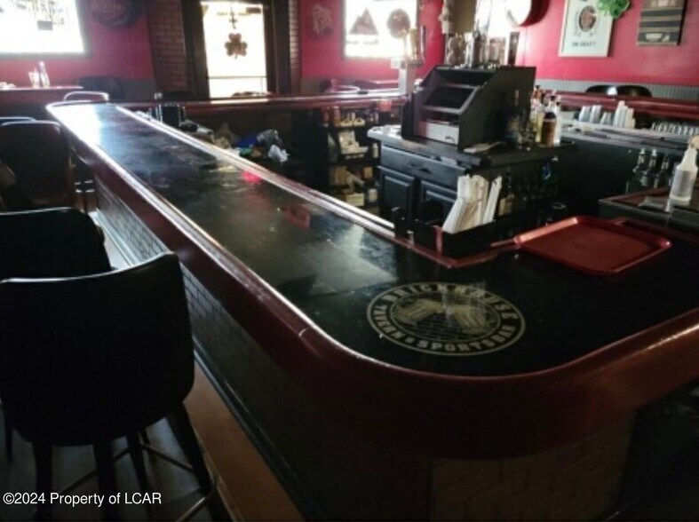 More Photos Of 319 Main St, Pittston Bar For Sale