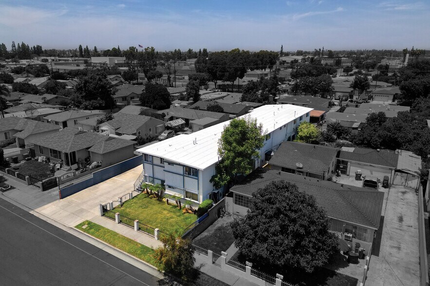 More Photos Of 8219 2nd St, Paramount Apartments For Sale