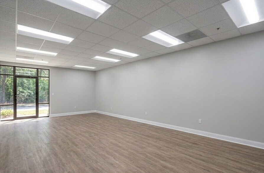 More Photos Of 2700 N Berkeley Lake Rd, Duluth Office For Sale