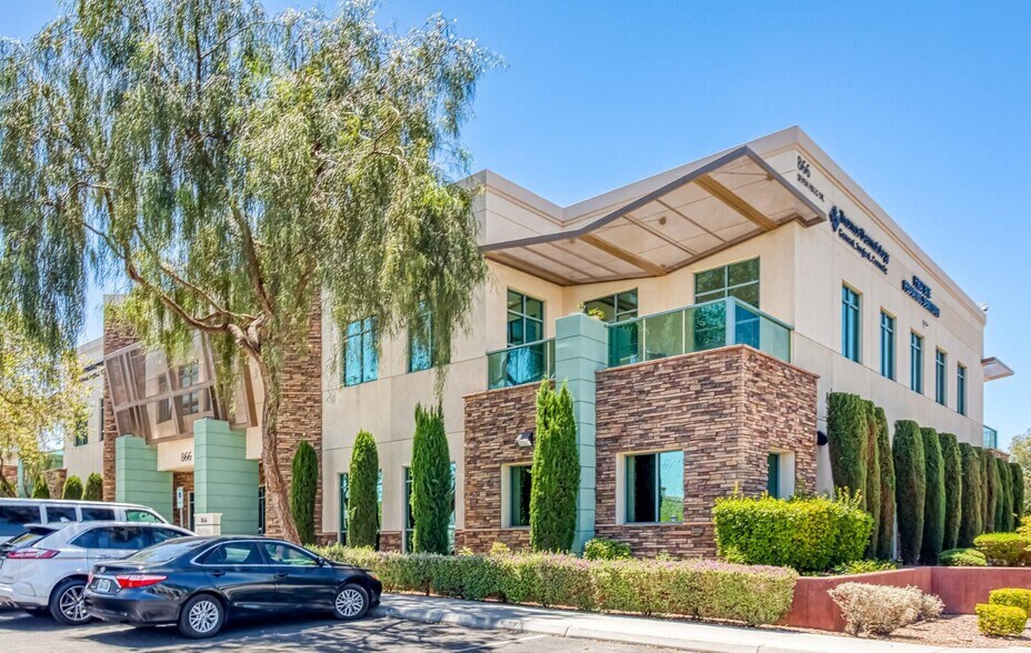 More Photos Of 870 Seven Hills Dr, Henderson Unknown For Lease