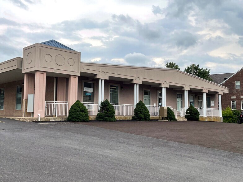 More Photos Of 25 N Main St, Coopersburg Medical For Lease
