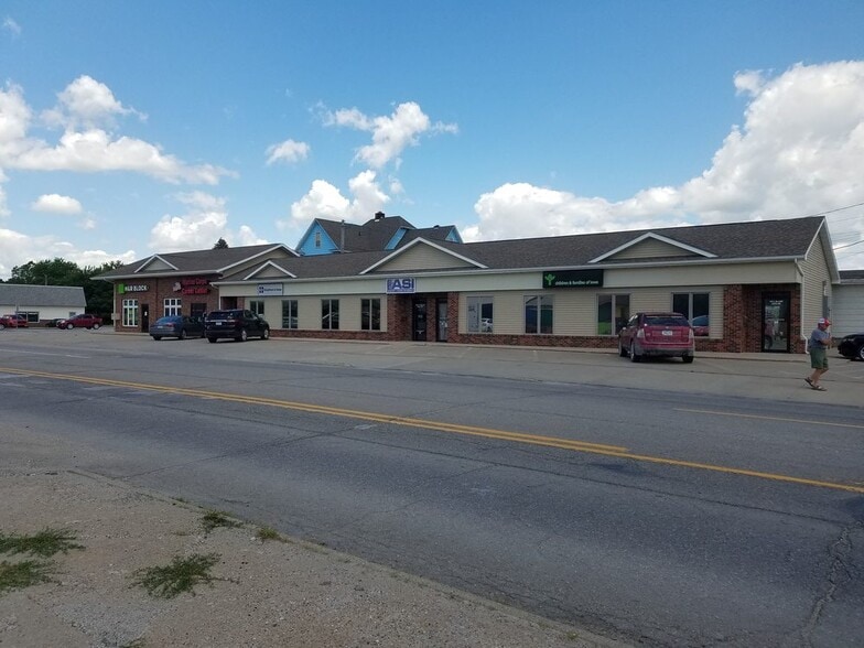 More Photos Of 105 E McLane St, Osceola Office For Sale