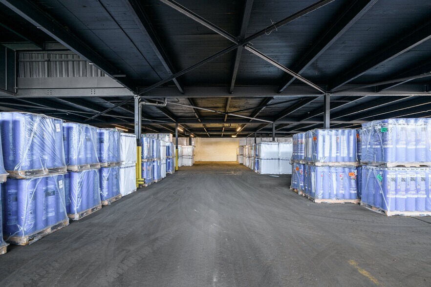 More Photos Of 260 Centre St, Petrolia Warehouse For Sale