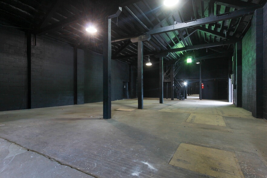 More Photos Of 36 Walnut St, Thurmont Warehouse For Lease