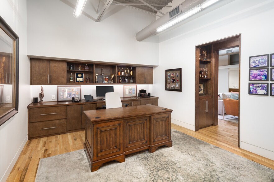 More Photos Of 127 Pittsburg St, Dallas Loft Creative Space For Lease