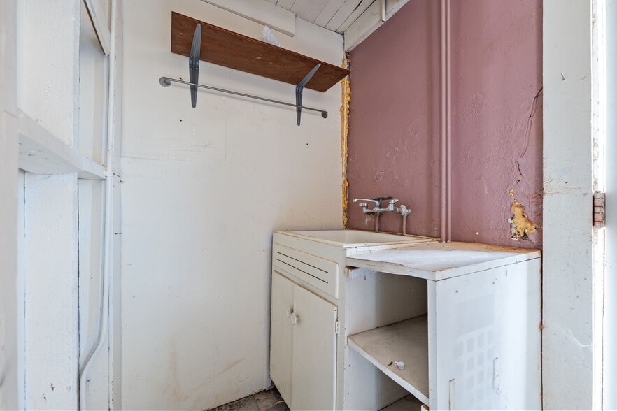 More Photos Of 101-105 S Scales St, Reidsville Storefront Retail Office For Sale