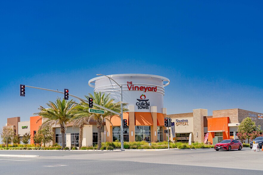 More Photos Of 401 Woollomes Ave, Delano Unknown For Lease