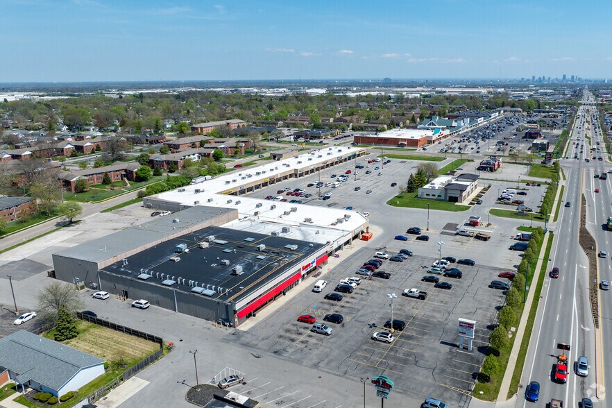 More Photos Of 4930-4936 W Broad St, Columbus Freestanding For Sale