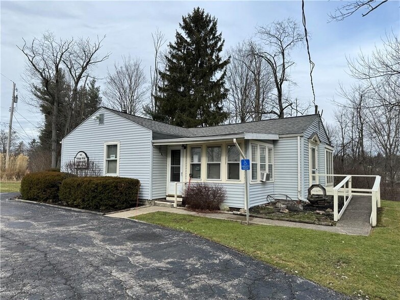 8211 Mayfield Rd  