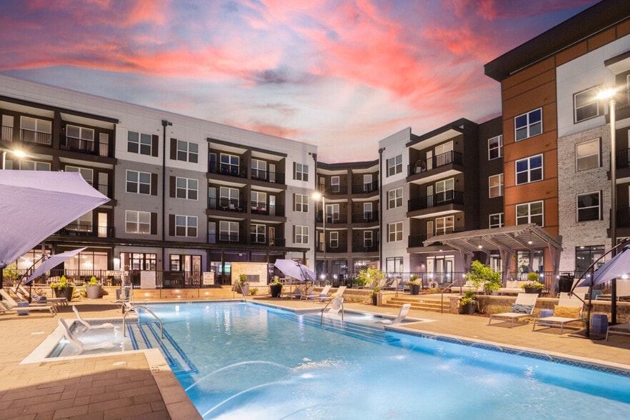 More Photos Of 930 W Mallard Creek Church Rd, Charlotte Apartments For Lease