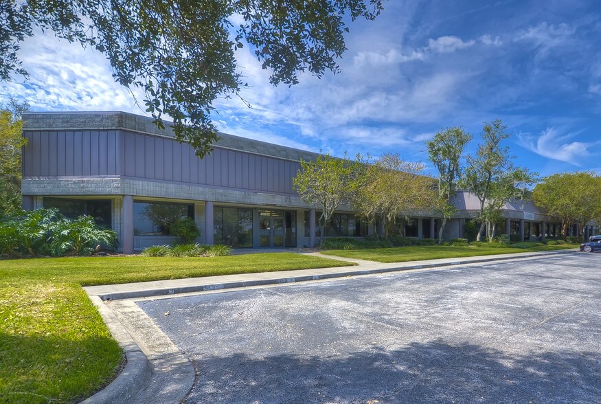 More Photos Of 8507 Benjamin Rd, Tampa Unknown For Lease