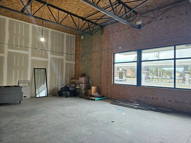 More Photos Of 2320 Union Blvd, Bay Shore General Retail For Lease