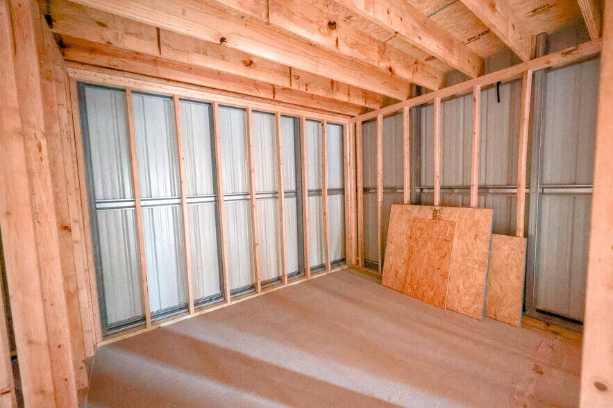 More Photos Of 6975 Middle Valley rd, Hixson Light Distribution For Sale