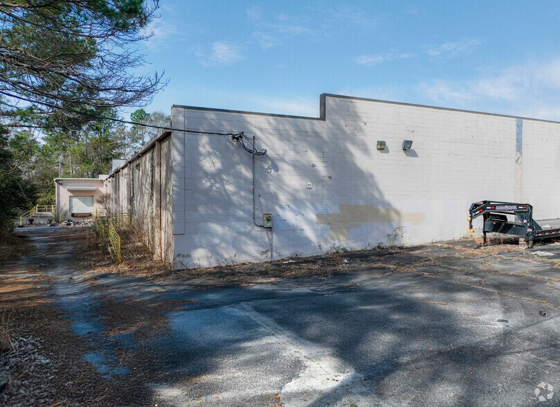 More Photos Of 928 Wright Dr, Columbus General Retail For Sale