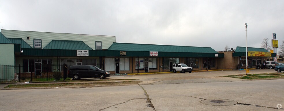 More Photos Of 7045 Read Blvd, New Orleans General Retail For Lease