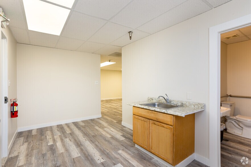 More Photos Of 4590 Jason St, Denver Warehouse For Lease