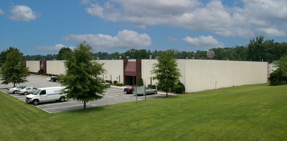 Primary Photo Of 911 Live Oak Dr, Chesapeake Warehouse For Lease