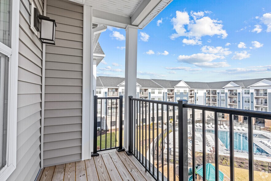 More Photos Of 3061 Godwin Blvd, Suffolk Multifamily For Sale