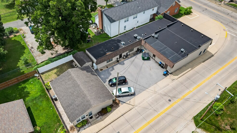 More Photos Of 638 Main St, Columbia Office For Sale