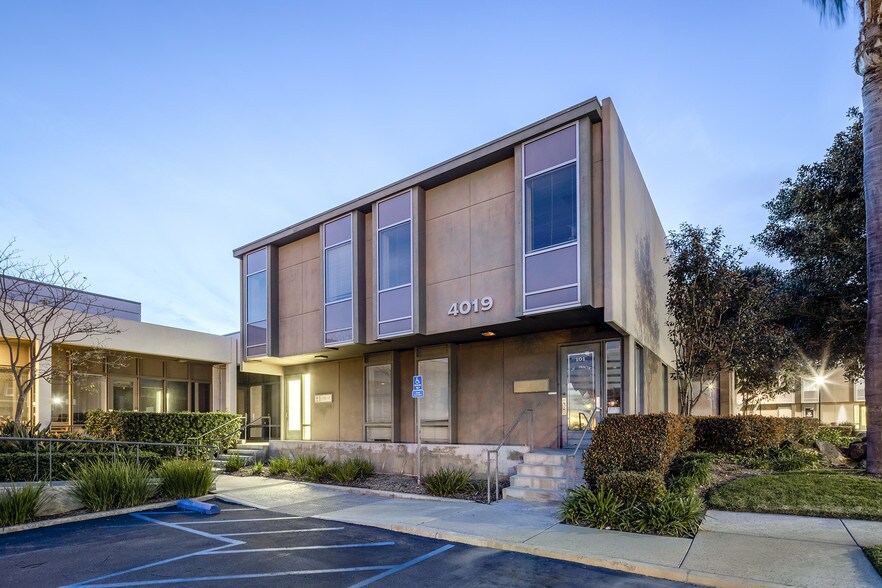 More Photos Of 4019 Westerly Pl, Newport Beach Office For Lease