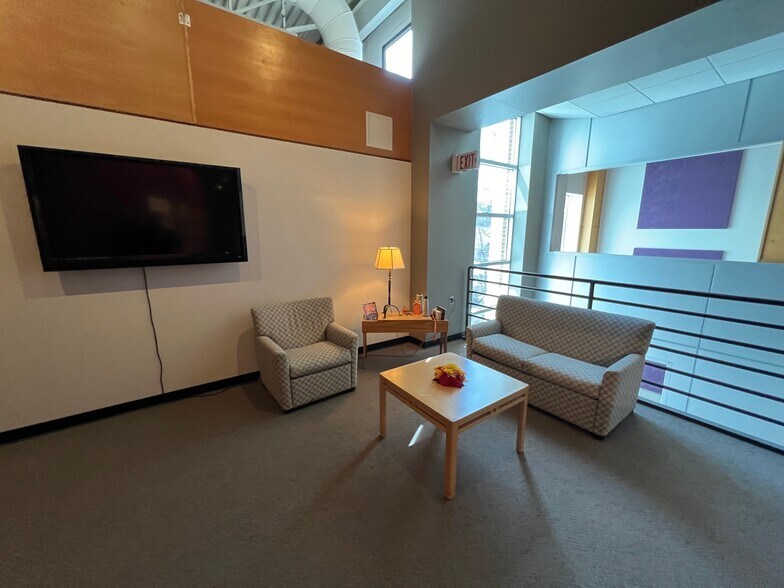 More Photos Of 9 Oak St, Guilford Manufacturing For Sale