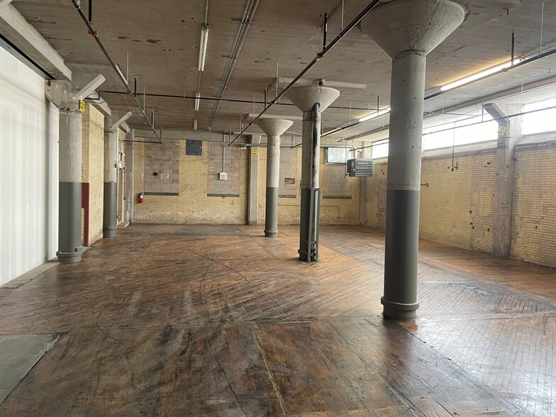 More Photos Of 4130-4150 S Wabash Ave, Chicago Manufacturing For Sale