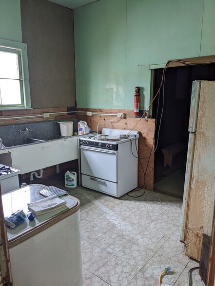 More Photos Of 121452 State Hwy 101, Orick Office For Sale