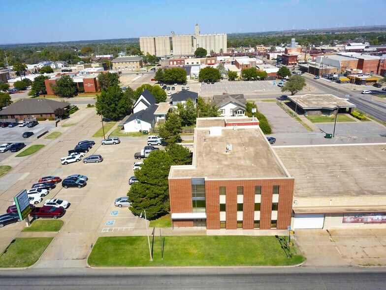 More Photos Of 1222 10th St, Woodward Office For Sale