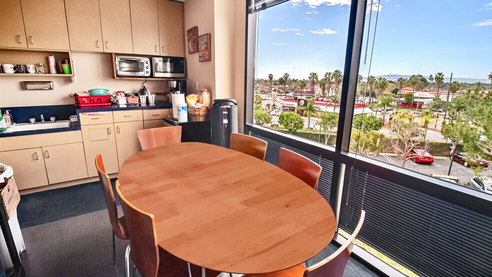 More Photos Of 2650 Elm Ave, Long Beach Medical For Lease