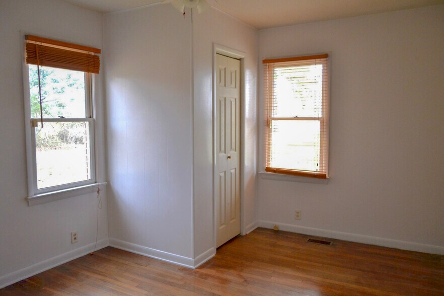 More Photos Of 2650 Cook Rd, Crossville Office For Sale