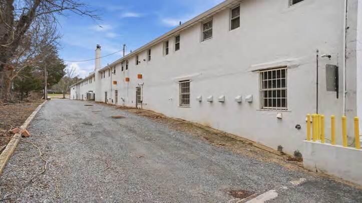 More Photos Of 2201 North Rd, Hampton Bays Apartments For Sale