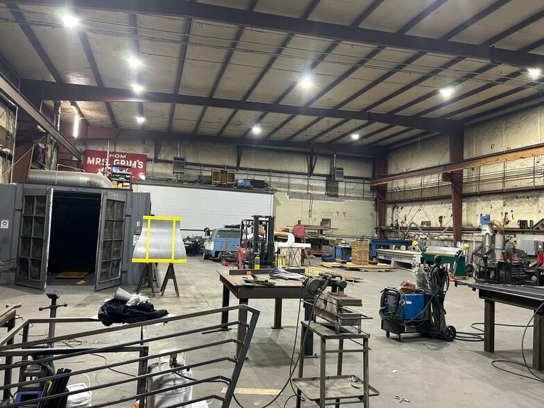 More Photos Of 4208 Charlotte Ave, Nashville Industrial For Lease