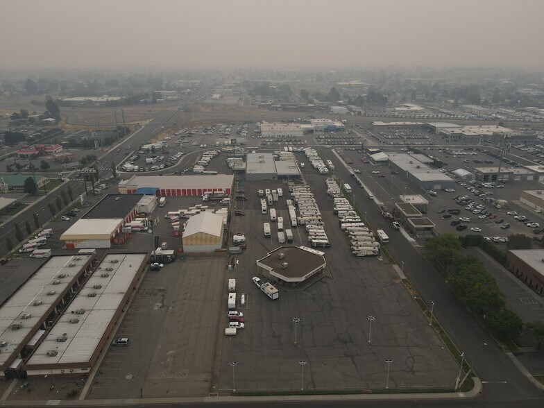 More Photos Of 3203 W Marie St, Pasco Auto Dealership For Sale