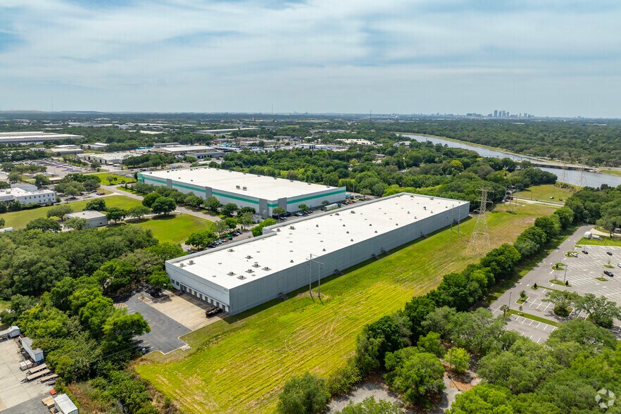 More Photos Of 9110 King Palm Dr, Tampa Warehouse For Lease