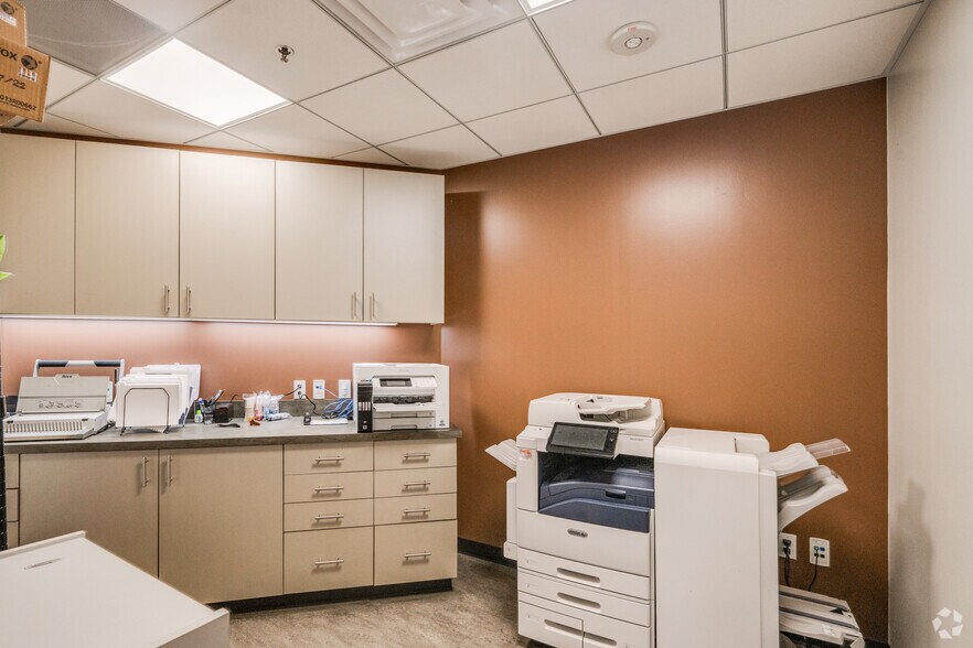 More Photos Of 1800 Glenarm Pl, Denver Office For Sale