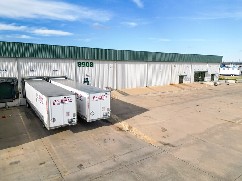 More Photos Of 8908 E 34th St, Wichita Warehouse For Lease