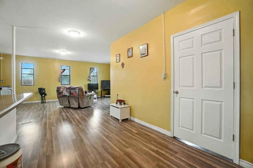 More Photos Of 603 S Broadway St, Dayton Warehouse For Sale